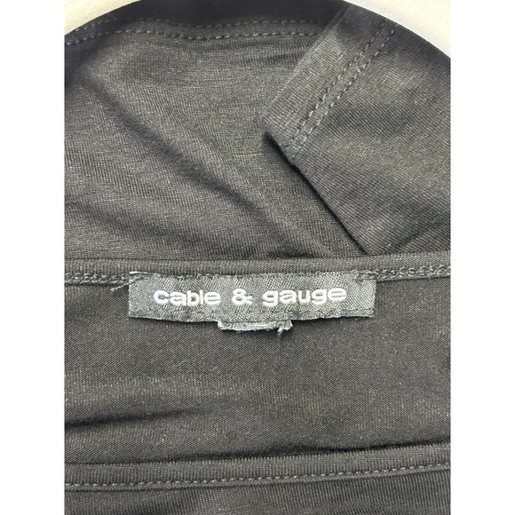 Cable & Gauge Short Sleeve Floral Accent Front Keyhole Top in Black - Sz M - Picture 5 of 6